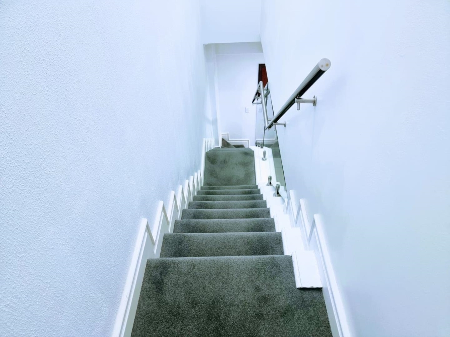 1 Bedroom Property for Sale in Sandown Gauteng