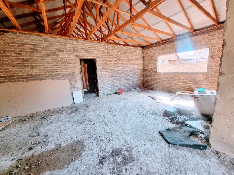 4 Bedroom Property for Sale in Liefde en Vrede Gauteng