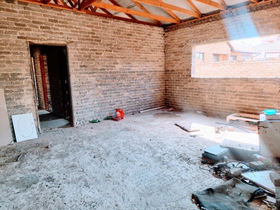 4 Bedroom Property for Sale in Liefde en Vrede Gauteng