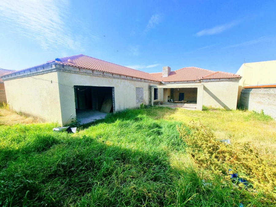 4 Bedroom Property for Sale in Liefde en Vrede Gauteng