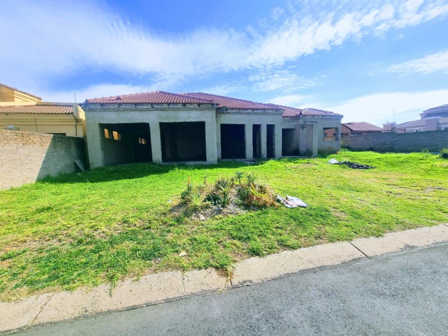 4 Bedroom Property for Sale in Liefde en Vrede Gauteng