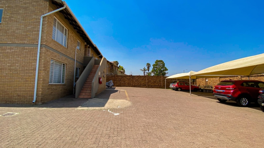 2 Bedroom Property for Sale in Kenleaf Gauteng