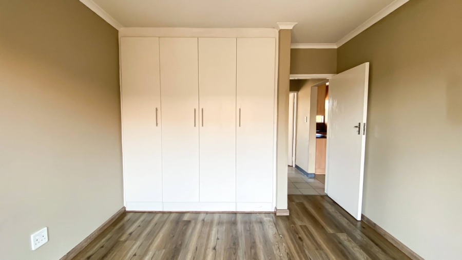 2 Bedroom Property for Sale in Kenleaf Gauteng