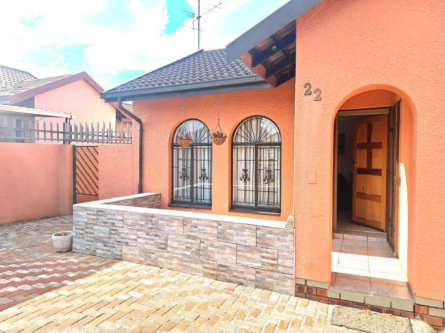 2 Bedroom Property for Sale in Ennerdale South Gauteng