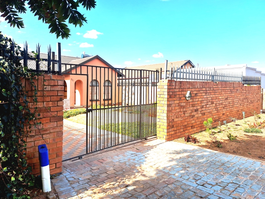 2 Bedroom Property for Sale in Ennerdale South Gauteng