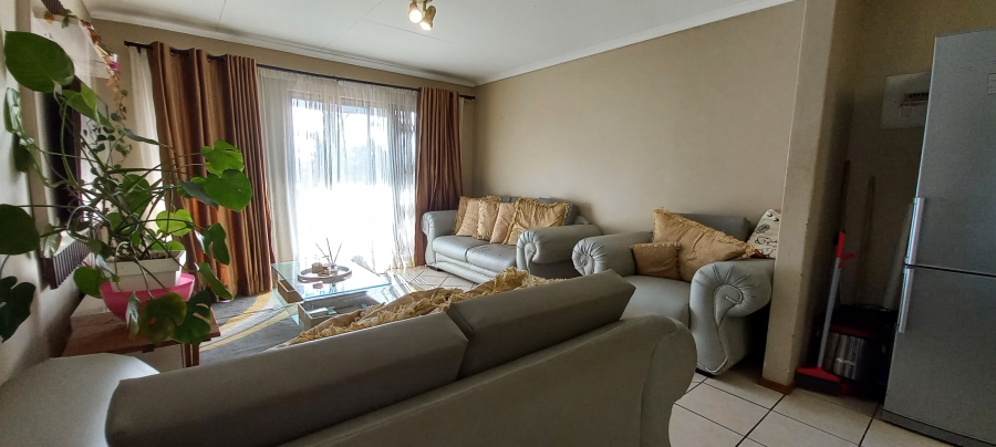 2 Bedroom Property for Sale in Willowbrook Gauteng