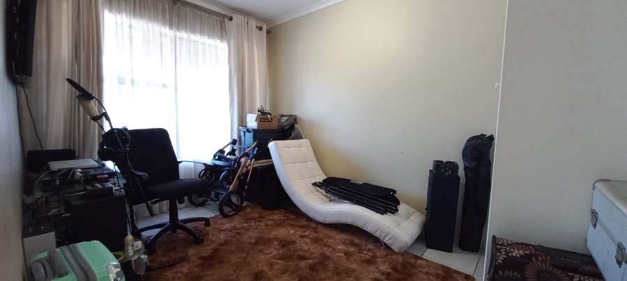 2 Bedroom Property for Sale in Willowbrook Gauteng