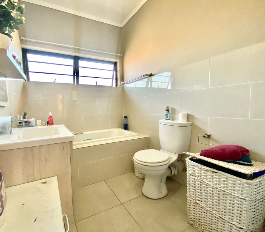 3 Bedroom Property for Sale in Amberfield Gauteng