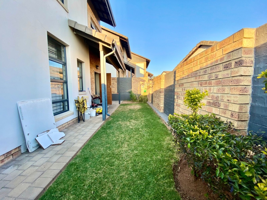3 Bedroom Property for Sale in Amberfield Gauteng
