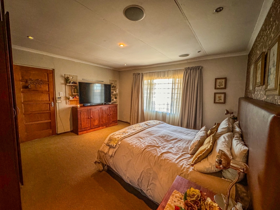 27 Bedroom Property for Sale in Lanseria Gauteng