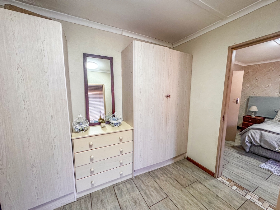 27 Bedroom Property for Sale in Lanseria Gauteng