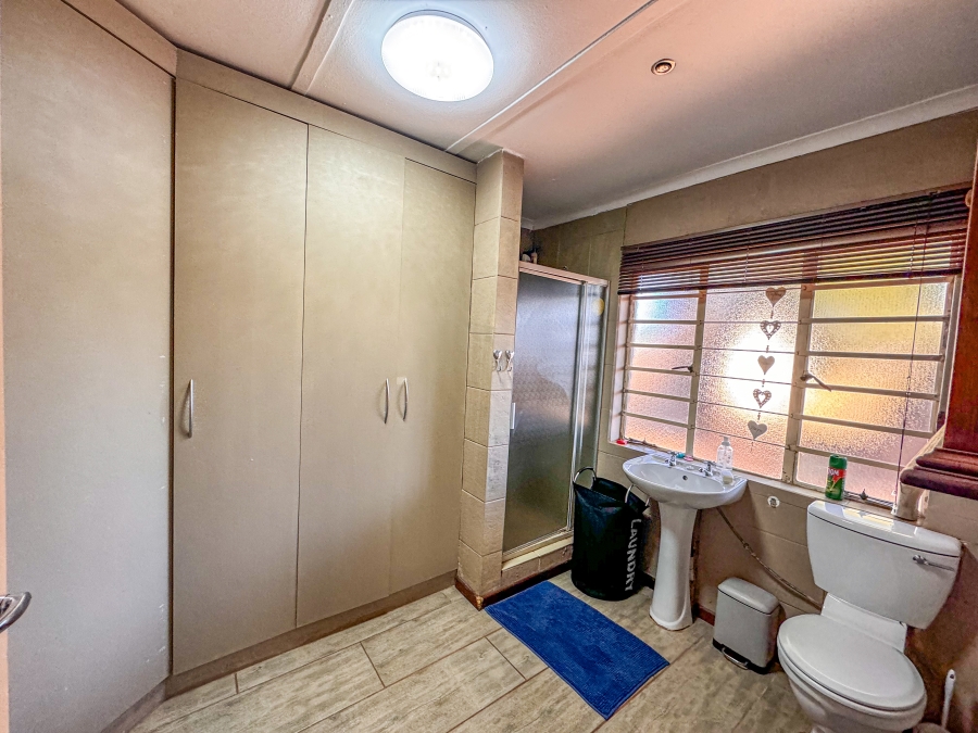 27 Bedroom Property for Sale in Lanseria Gauteng