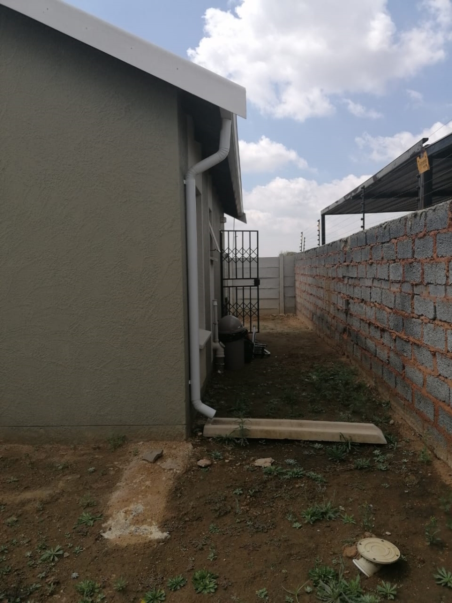 2 Bedroom Property for Sale in Windmill Park Gauteng