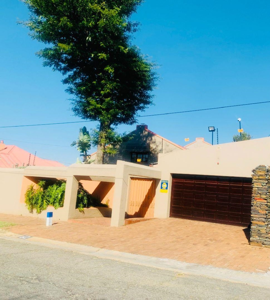 To Let 4 Bedroom Property for Rent in Kensington Gauteng