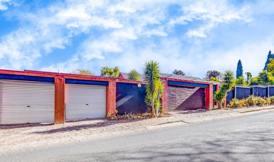 7 Bedroom Property for Sale in Kensington B Gauteng