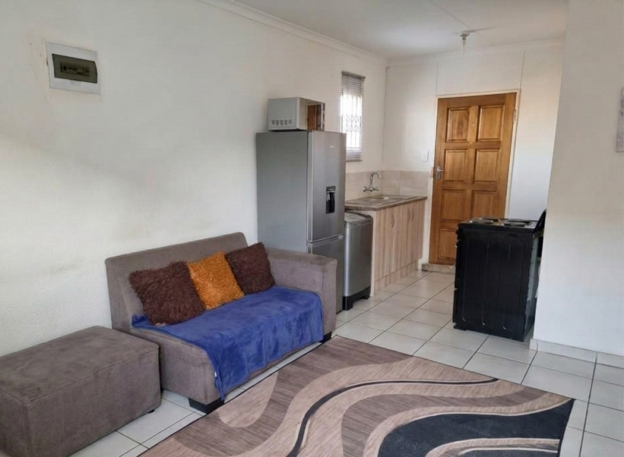 2 Bedroom Property for Sale in Palm Springs Gauteng