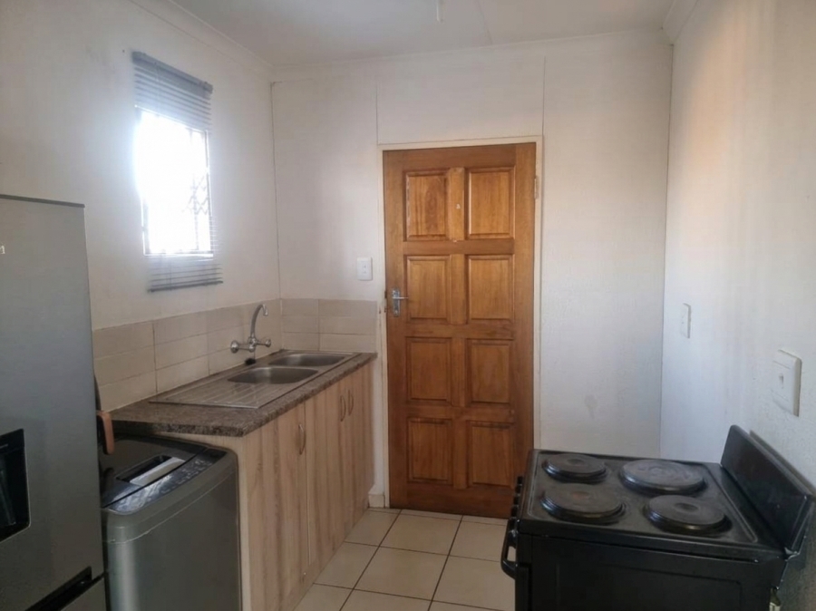 2 Bedroom Property for Sale in Palm Springs Gauteng