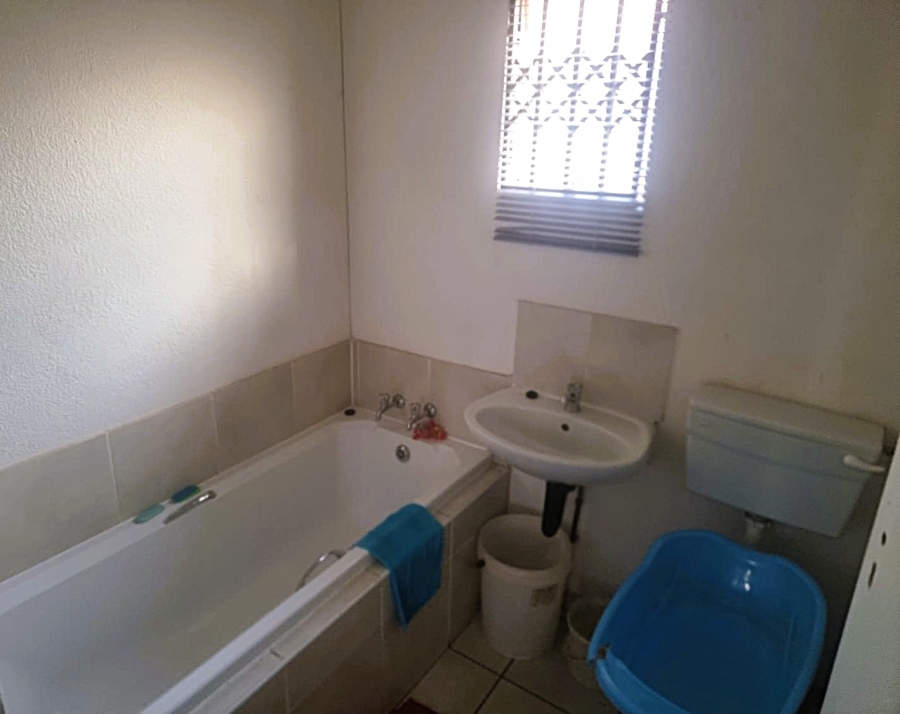 2 Bedroom Property for Sale in Palm Springs Gauteng
