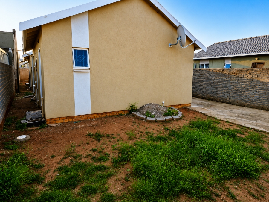2 Bedroom Property for Sale in Palm Springs Gauteng