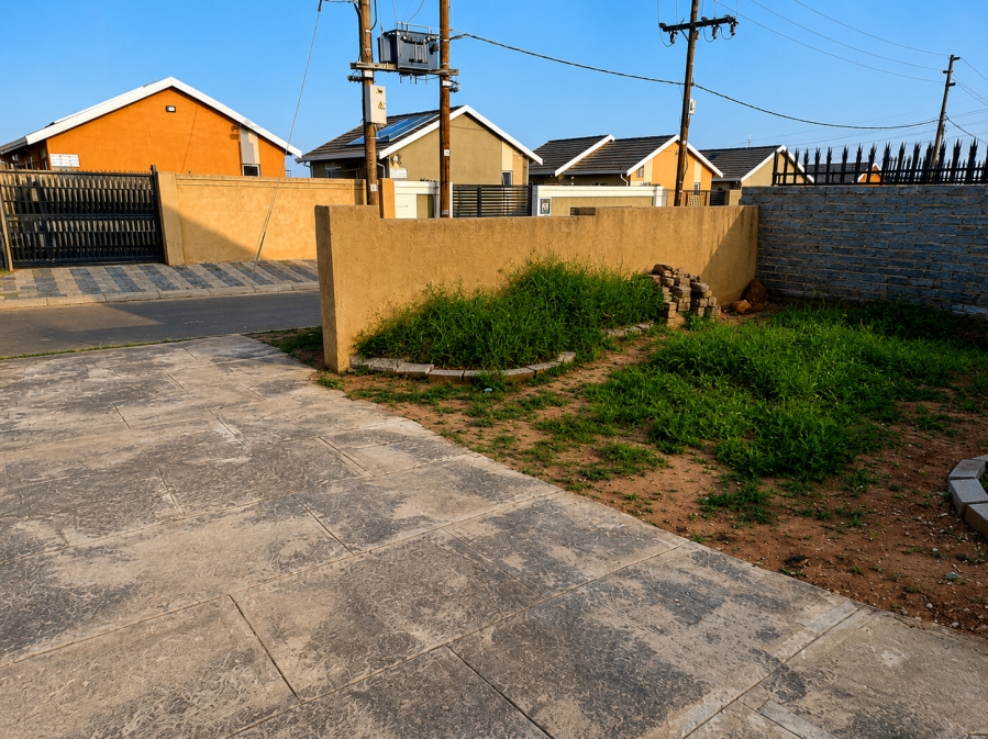 2 Bedroom Property for Sale in Palm Springs Gauteng