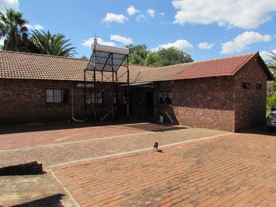 13 Bedroom Property for Sale in Boekenhoutskloof and surround Gauteng