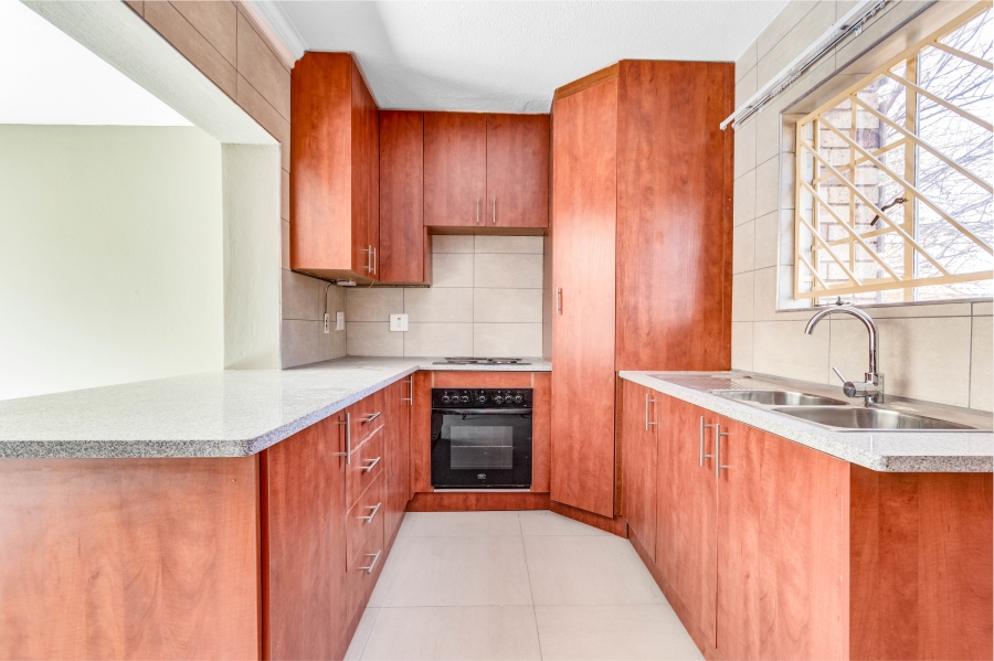 3 Bedroom Property for Sale in Olivedale Gauteng