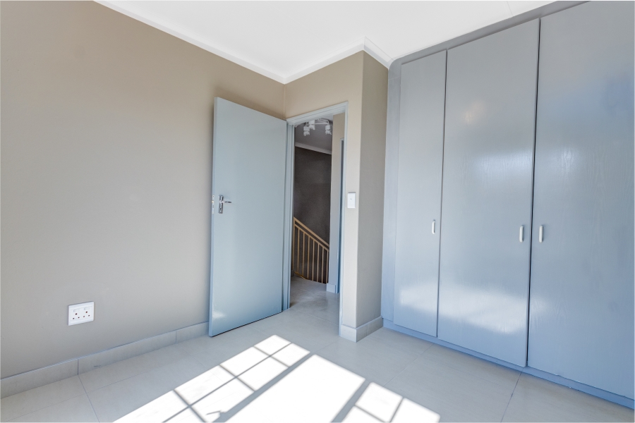 3 Bedroom Property for Sale in Olivedale Gauteng