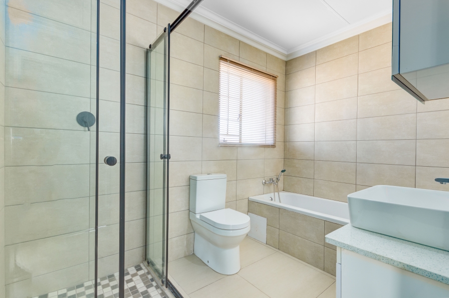 3 Bedroom Property for Sale in Olivedale Gauteng