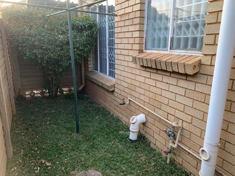 2 Bedroom Property for Sale in Willow Park Manor Gauteng
