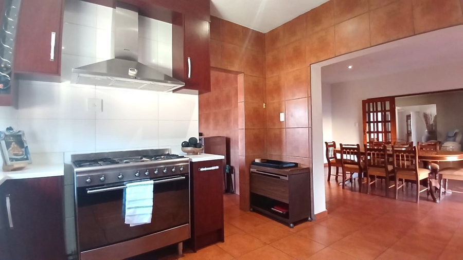 5 Bedroom Property for Sale in Golf Park Gauteng