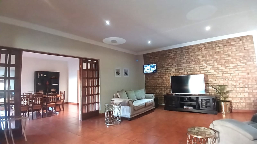 5 Bedroom Property for Sale in Golf Park Gauteng