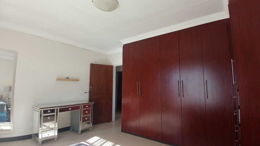 5 Bedroom Property for Sale in Golf Park Gauteng