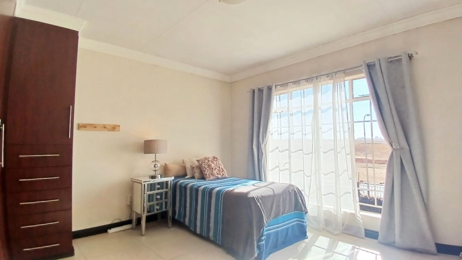 5 Bedroom Property for Sale in Golf Park Gauteng
