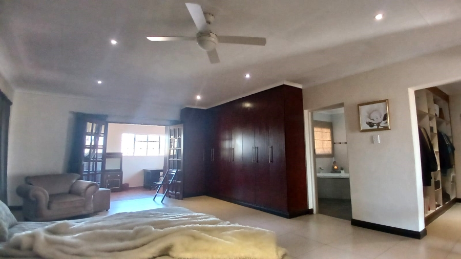 5 Bedroom Property for Sale in Golf Park Gauteng