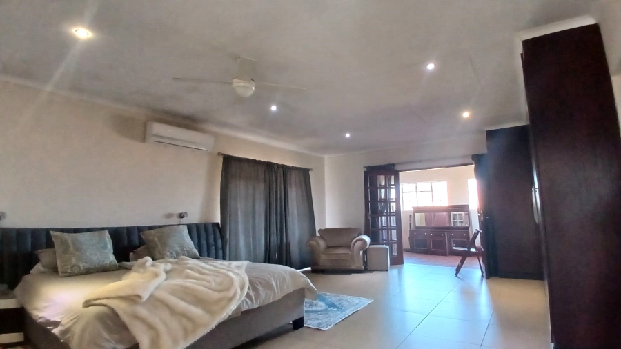 5 Bedroom Property for Sale in Golf Park Gauteng