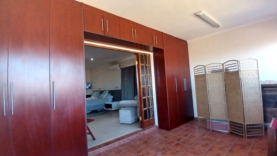 5 Bedroom Property for Sale in Golf Park Gauteng