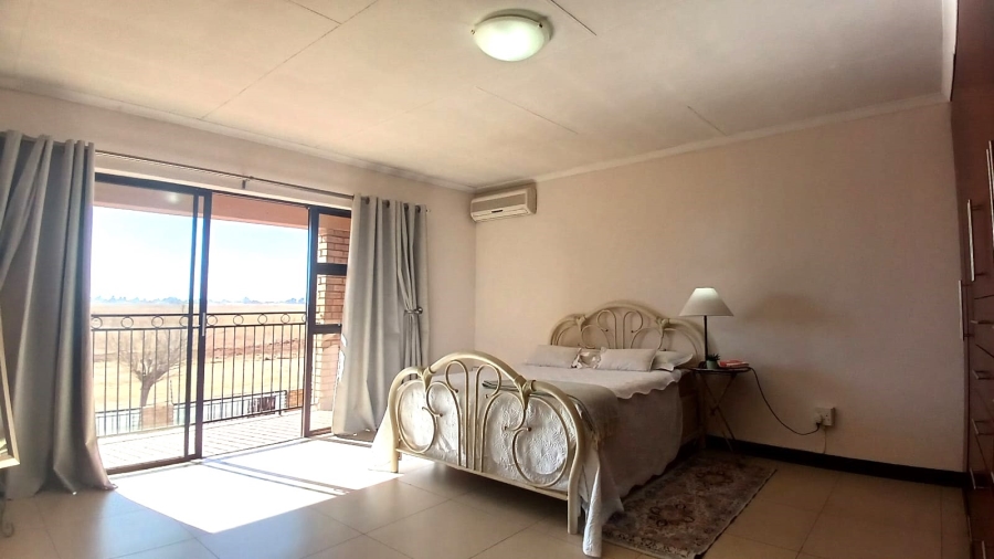 5 Bedroom Property for Sale in Golf Park Gauteng