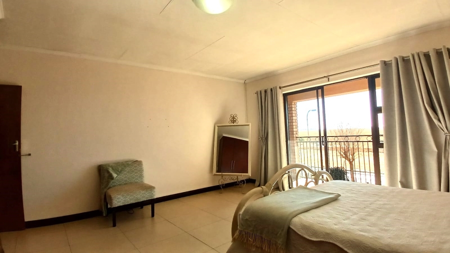 5 Bedroom Property for Sale in Golf Park Gauteng