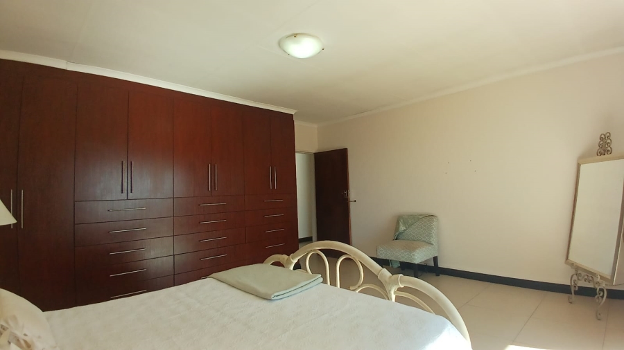 5 Bedroom Property for Sale in Golf Park Gauteng