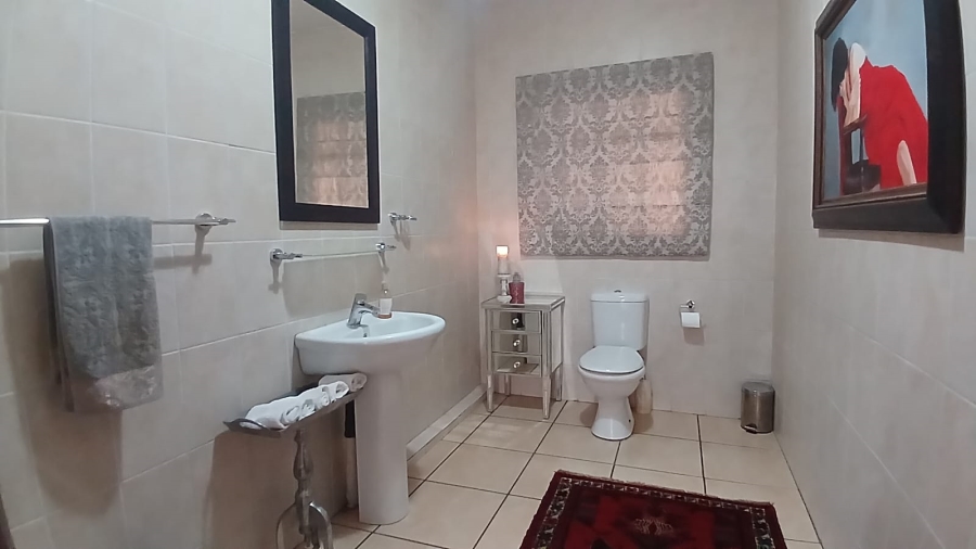 5 Bedroom Property for Sale in Golf Park Gauteng