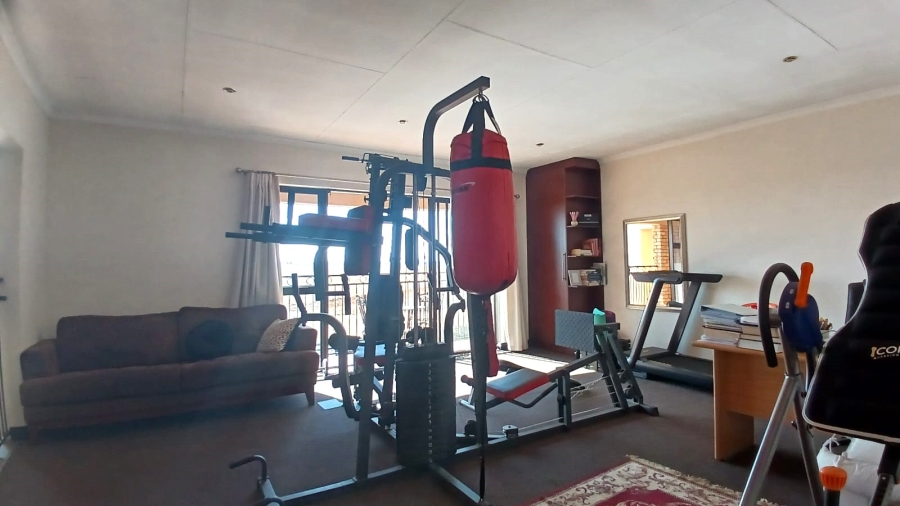 5 Bedroom Property for Sale in Golf Park Gauteng