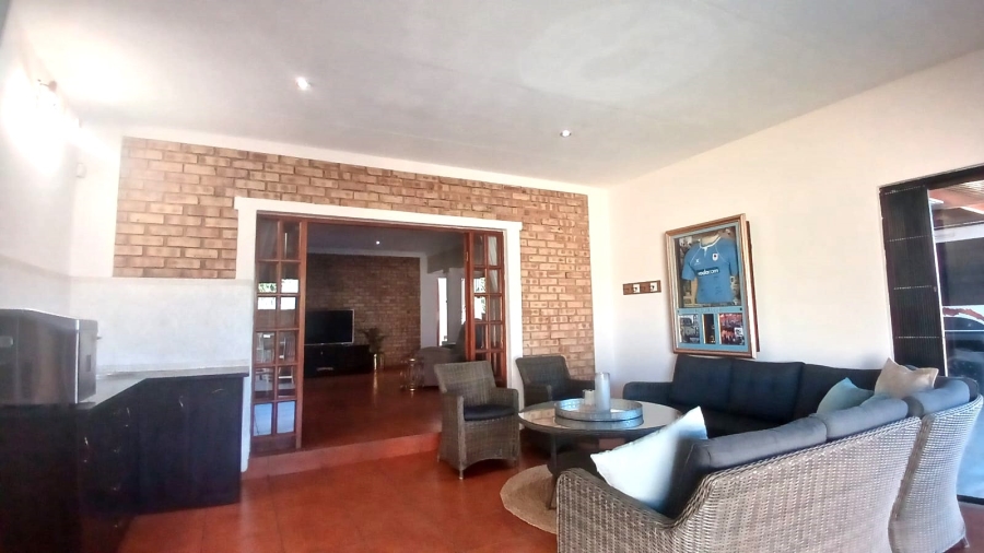 5 Bedroom Property for Sale in Golf Park Gauteng
