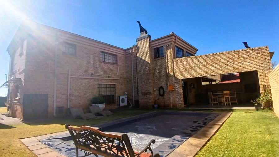 5 Bedroom Property for Sale in Golf Park Gauteng
