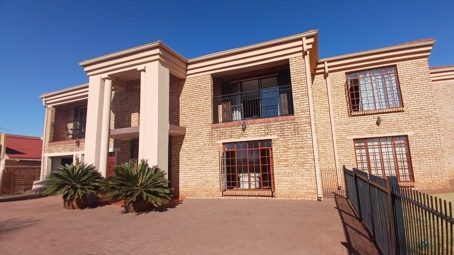 5 Bedroom Property for Sale in Golf Park Gauteng
