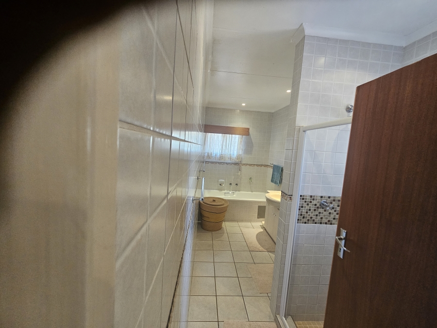 Commercial Property for Sale in Magalieskruin Gauteng