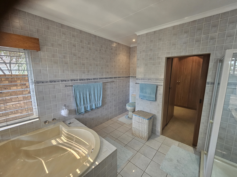 Commercial Property for Sale in Magalieskruin Gauteng
