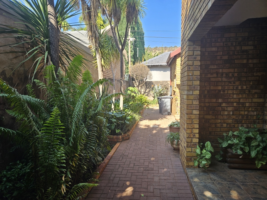 Commercial Property for Sale in Magalieskruin Gauteng