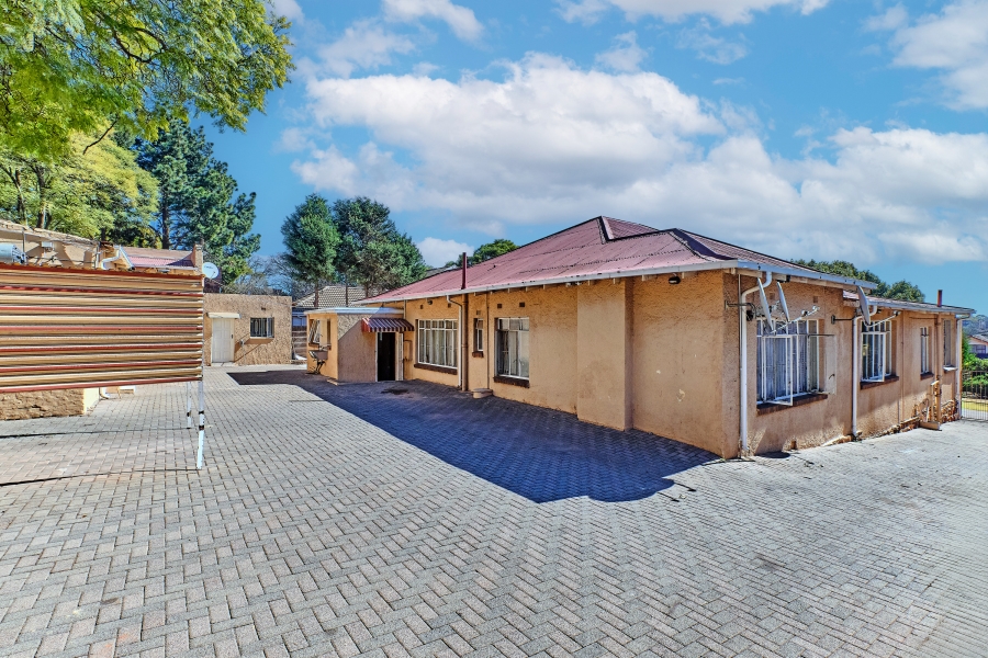 5 Bedroom Property for Sale in Observatory Gauteng