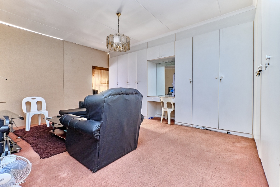 5 Bedroom Property for Sale in Observatory Gauteng