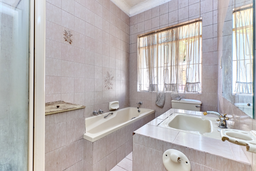 5 Bedroom Property for Sale in Observatory Gauteng